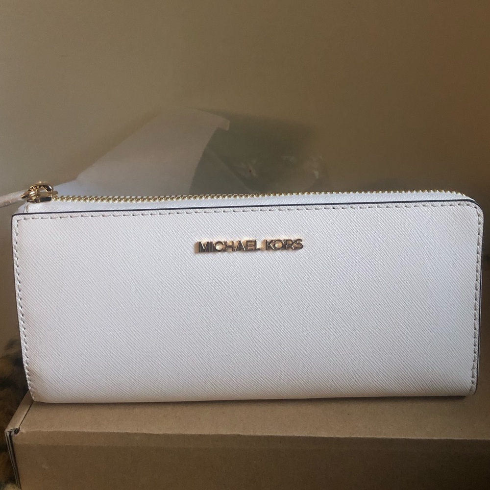 NWT MICHAEL KORS Jet Set Travel Lrg Saffiano Leather Quarter-Zip Wallet